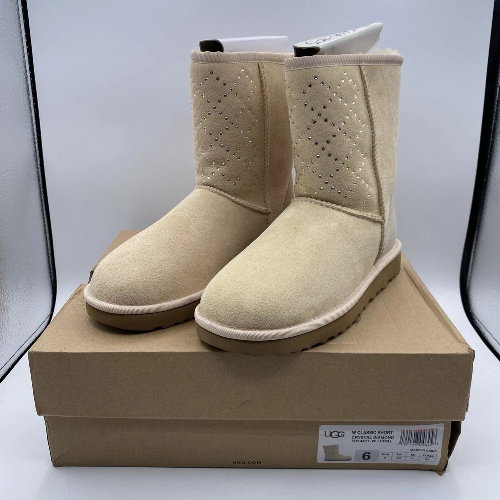 NEW UGG Classic Short Crystal Diamond Boots Freshwater Pearl Womens 7 Bling